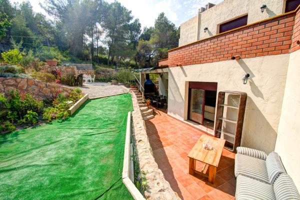 #7851 - Relax house | Holiday Rentals | Hello Homes Sitges