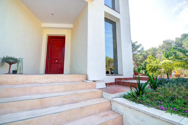 #7854 - Relax house | Holiday Rentals | Hello Homes Sitges