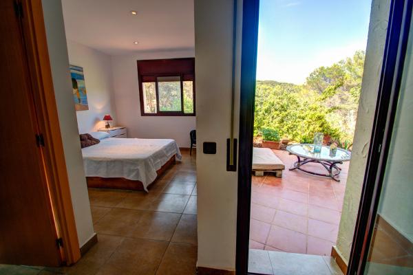 #7860 - Relax house | Holiday Rentals | Hello Homes Sitges