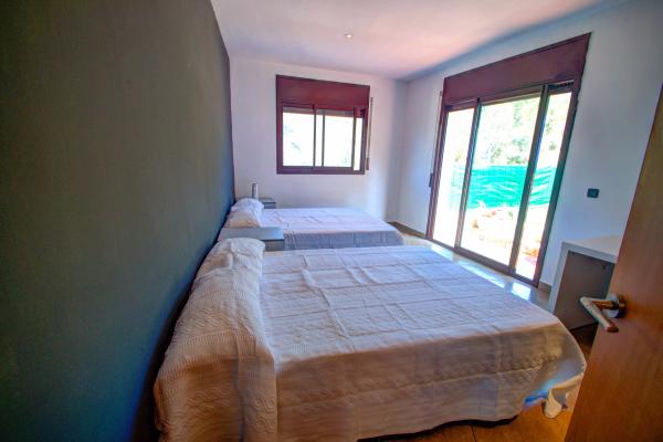#7863 - Relax house | Holiday Rentals | Hello Homes Sitges
