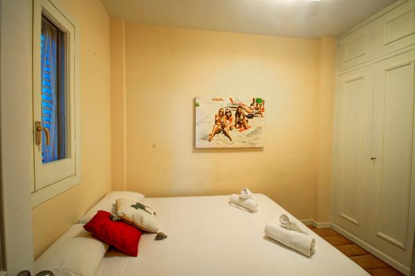 #7933 - Casa del Mar | Holiday Rentals | Hello Homes Sitges