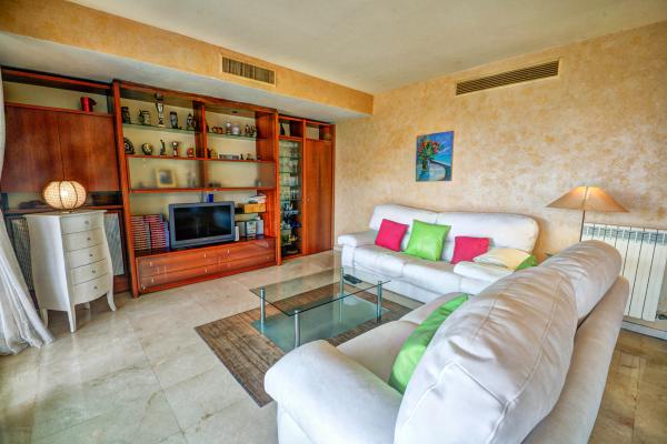 #7976 - DUPLEX PARK DE MAR | Holiday Rentals | Hello Homes Sitges