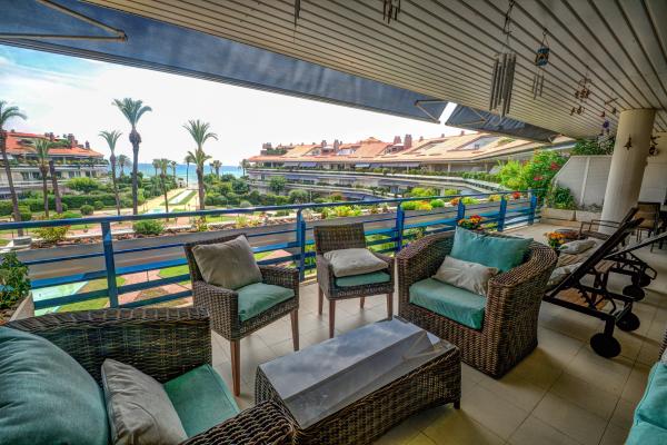 #7987 - DUPLEX PARK DE MAR | Holiday Rentals | Hello Homes Sitges