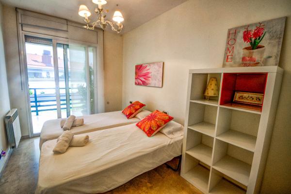 #7988 - DUPLEX PARK DE MAR | Holiday Rentals | Hello Homes Sitges