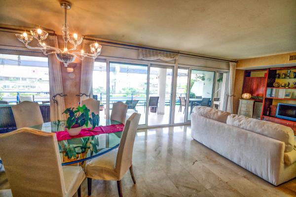 #7991 - DUPLEX PARK DE MAR | Holiday Rentals | Hello Homes Sitges