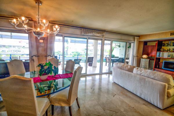 #7995 - DUPLEX PARK DE MAR | Holiday Rentals | Hello Homes Sitges