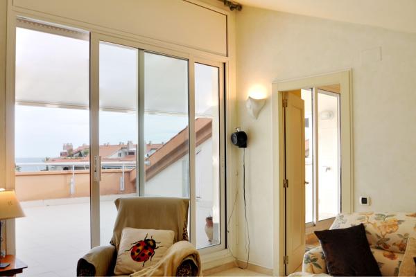#7997 - DUPLEX PARK DE MAR | Holiday Rentals | Hello Homes Sitges