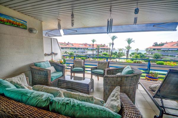 #7999 - DUPLEX PARK DE MAR | Holiday Rentals | Hello Homes Sitges