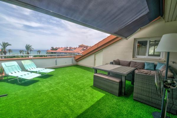 #8003 - DUPLEX PARK DE MAR | Holiday Rentals | Hello Homes Sitges