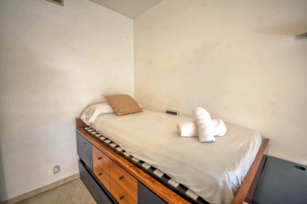 #8004 - DUPLEX PARK DE MAR | Holiday Rentals | Hello Homes Sitges
