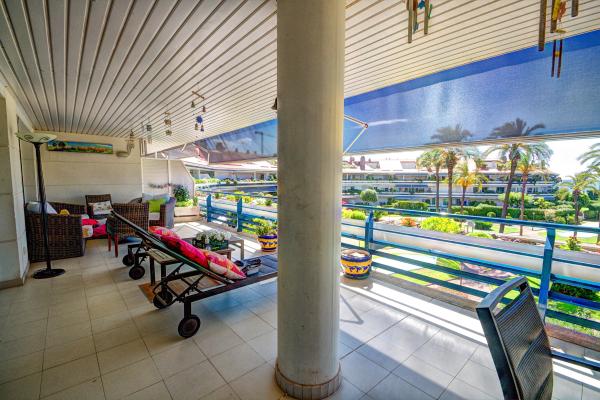 #8017 - DUPLEX PARK DE MAR | Holiday Rentals | Hello Homes Sitges