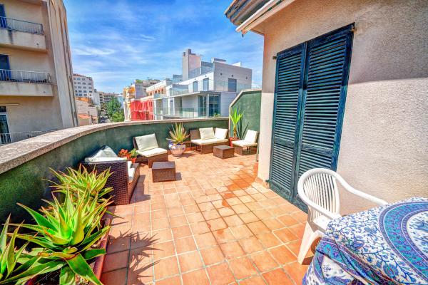#8018 - The Roof Top Duplex | Ferieudlejning | Hello Homes Sitges