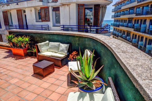 #8019 - The Roof Top Duplex | Ferieudlejning | Hello Homes Sitges