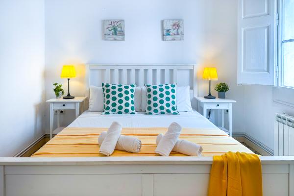 #80959 - Gaudi Apartment | Holiday Rentals | Hello Homes Sitges