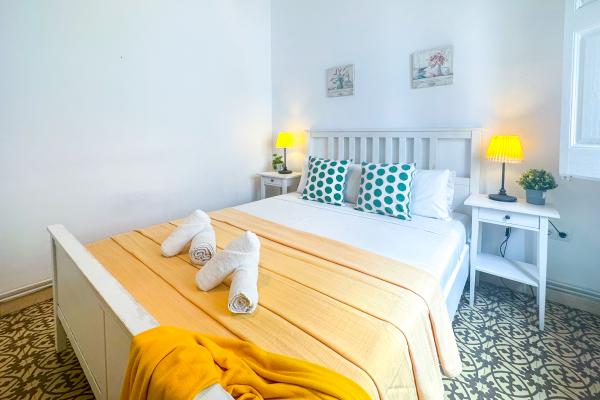 #80961 - Gaudi Apartment | Holiday Rentals | Hello Homes Sitges