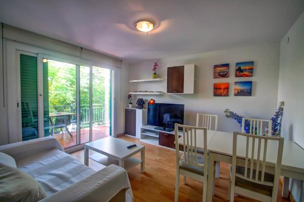 #8118 - San Sebastian 3BR | Holiday Rentals | Hello Homes Sitges