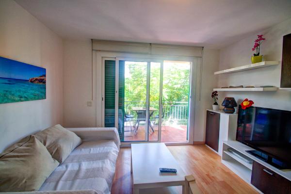 #8119 - San Sebastian 3BR | Holiday Rentals | Hello Homes Sitges