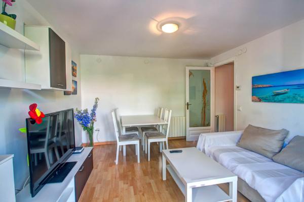 #8121 - San Sebastian 3BR | Holiday Rentals | Hello Homes Sitges