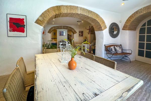 #81616 - Charming House | Holiday Rentals | Hello Homes Sitges