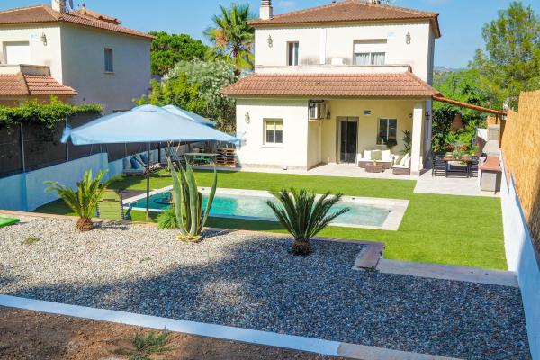 #82853 - Villa Claudia | Holiday Rentals | Hello Homes Sitges