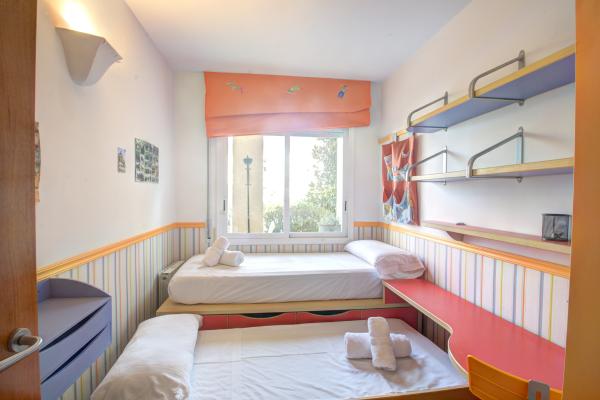 #8297 - Duplex white Can Pei | Holiday Rentals | Hello Homes Sitges