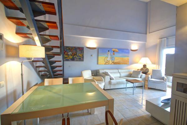 #8301 - Duplex white Can Pei | Holiday Rentals | Hello Homes Sitges