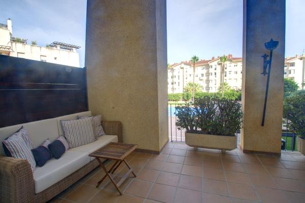 #8302 - Duplex white Can Pei | Holiday Rentals | Hello Homes Sitges