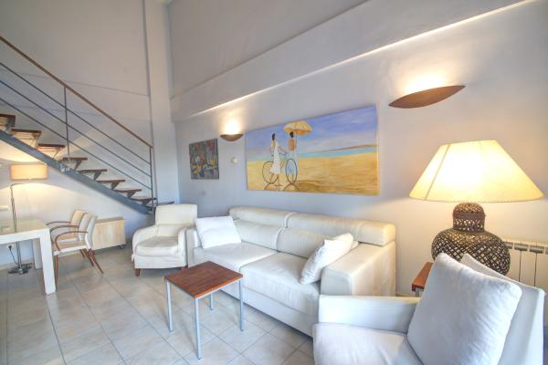 #8311 - Duplex white Can Pei | Holiday Rentals | Hello Homes Sitges