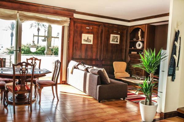 #8342 - Casa del Mar | Holiday Rentals | Hello Homes Sitges
