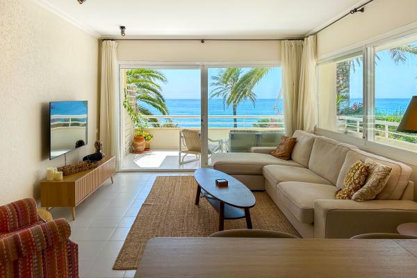 #84122 - Front Beach Apartment | Alquiler Vacacional | Hello Homes Sitges