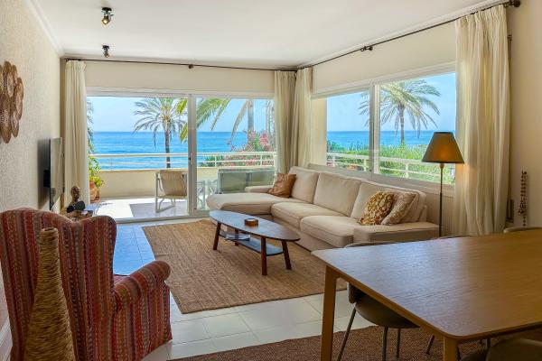 #84123 - Front Beach Apartment | Alquiler Vacacional | Hello Homes Sitges