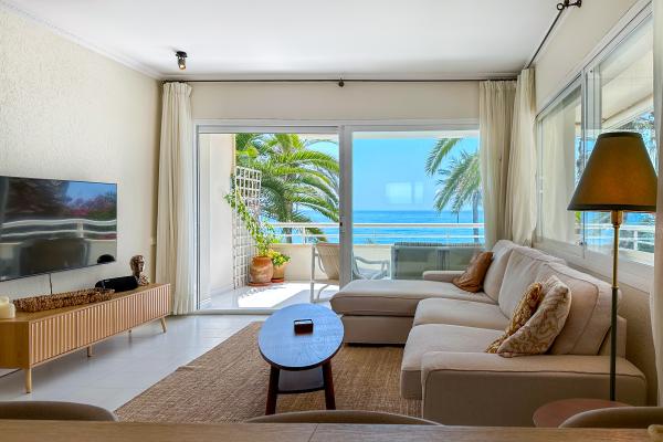 #84124 - Front Beach Apartment | Alquiler Vacacional | Hello Homes Sitges