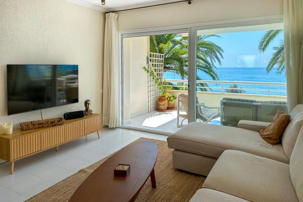 #84125 - Front Beach Apartment | Alquiler Vacacional | Hello Homes Sitges