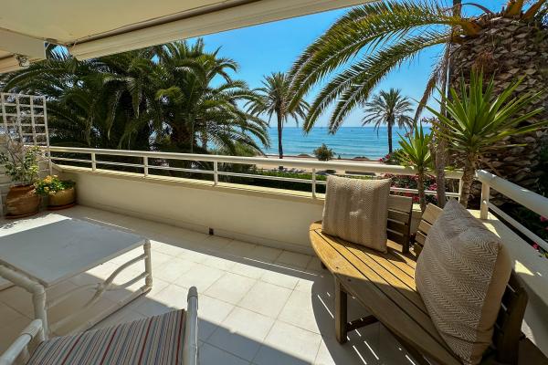 #84132 - Front Beach Apartment | Alquiler Vacacional | Hello Homes Sitges
