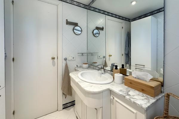 #84157 - Front Beach Apartment | Alquiler Vacacional | Hello Homes Sitges