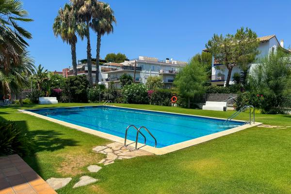 #84158 - Front Beach Apartment | Alquiler Vacacional | Hello Homes Sitges