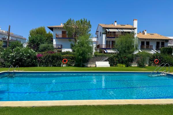 #84159 - Front Beach Apartment | Alquiler Vacacional | Hello Homes Sitges