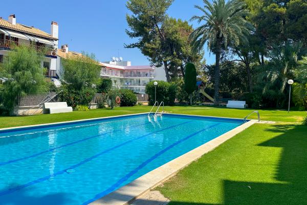 #84161 - Front Beach Apartment | Alquiler Vacacional | Hello Homes Sitges
