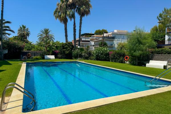 #84162 - Front Beach Apartment | Alquiler Vacacional | Hello Homes Sitges