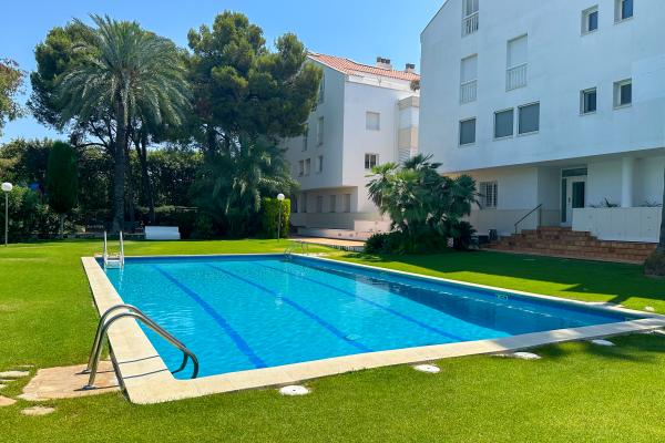 #84163 - Front Beach Apartment | Alquiler Vacacional | Hello Homes Sitges