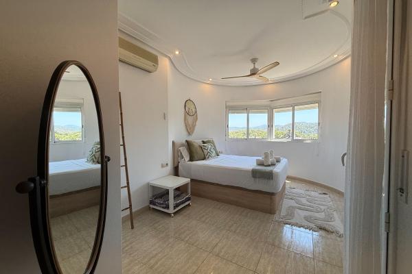 #85357 - Villa Claudia | Ferieudlejning | Hello Homes Sitges
