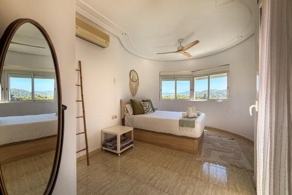 #85361 - Villa Claudia | Holiday Rentals | Hello Homes Sitges