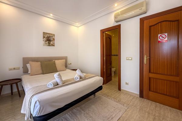 #85373 - Villa Claudia | Ferieudlejning | Hello Homes Sitges