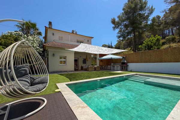 #85408 - Villa Claudia | Holiday Rentals | Hello Homes Sitges