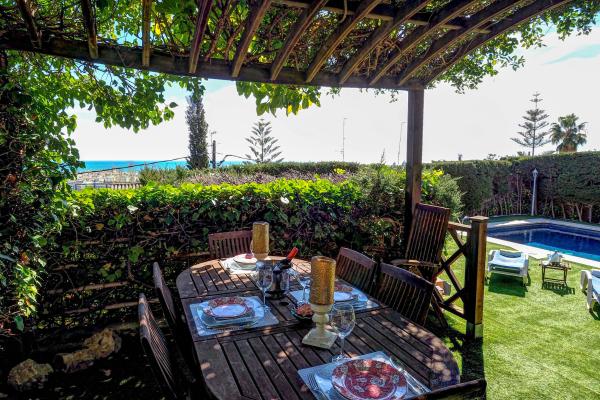 #8648 - Villa Tropicana | Lloguer Turístic | Hello Homes Sitges