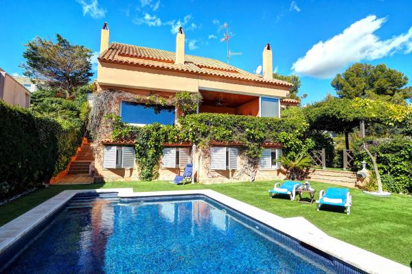 #8663 - Villa Tropicana | Lloguer Turístic | Hello Homes Sitges