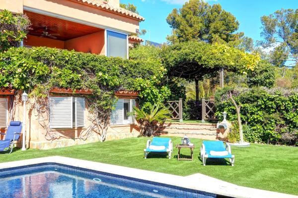 #8668 - Villa Tropicana | Lloguer Turístic | Hello Homes Sitges