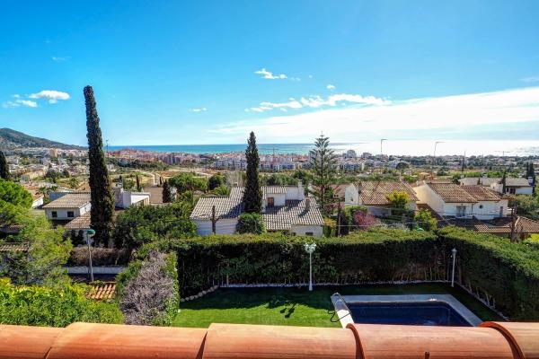 #8699 - Villa Tropicana | Lloguer Turístic | Hello Homes Sitges