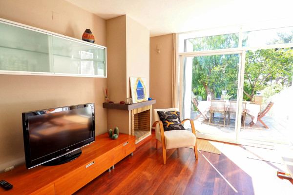 #8802 - SUNNY TRIPLEX | Holiday Rentals | Hello Homes Sitges