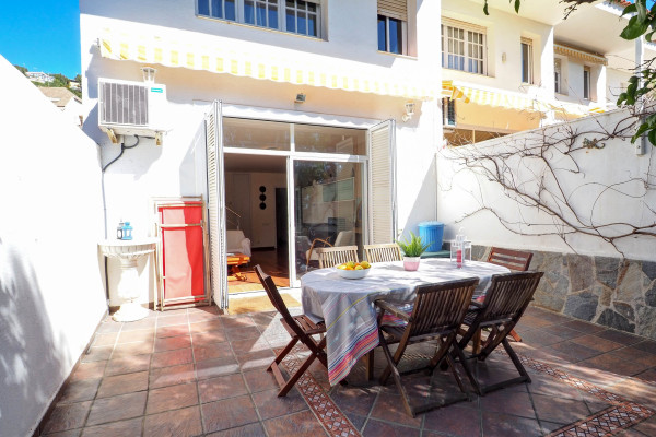 #8815 - SUNNY TRIPLEX | Holiday Rentals | Hello Homes Sitges